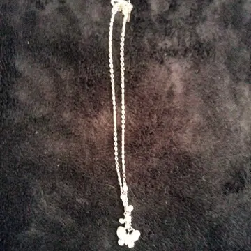 나비 모티브 비즈 달린 목걸이