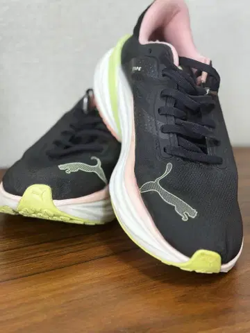 푸마 PUMA 우먼 마그니파이 나이트로 2 러닝화