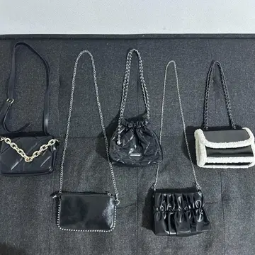 블랙 퀼팅 숄더백