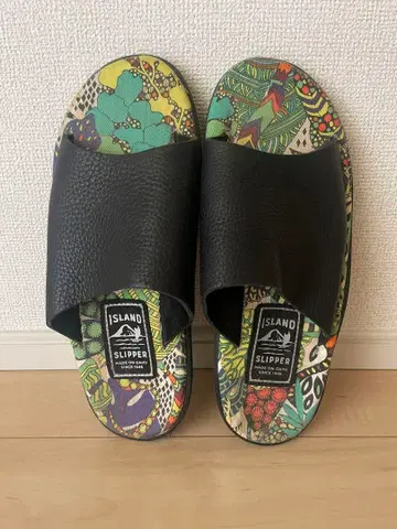 ISLAND SLIPPER 샌들