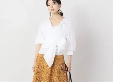 [새상품급] 베르메이유 페예나 허리 리본 V넥 블라우스 화이트