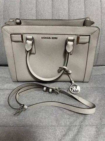 MICHAEL KORS 그레이 숄더백