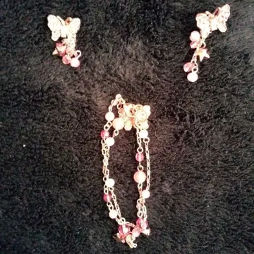 나비 모티브 귀걸이와 팔찌 세트