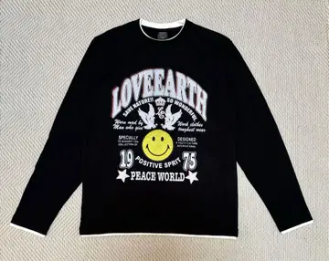 LOVE EARTH 스마일리 페이스 롱 슬리브 티셔츠