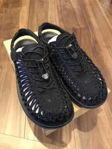 [새상품급] 킨 KEEN 유니크 샌들 27.5cm 블랙 남성용