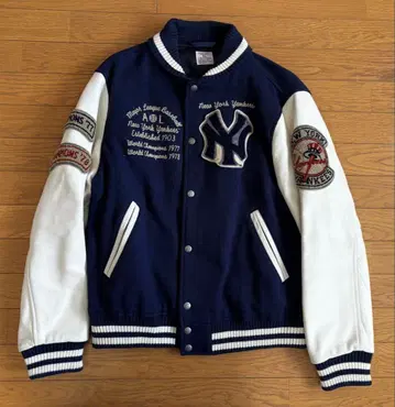 유니클로 New York Yankees 바시티 자켓 네이비/화이트