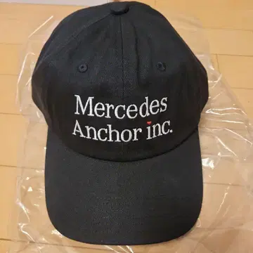 Mercedes Anchor inc. V-day cap