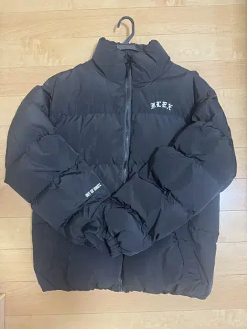 FLEX 블랙 다운 자켓