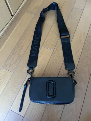 MARC JACOBS 블랙 숄더백