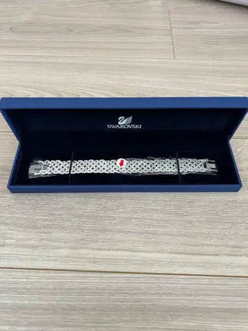 Swarovski 실버 뜨개질 팔찌