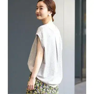 이에나 하이 게이지 쭈리 슬리브리스 풀오버