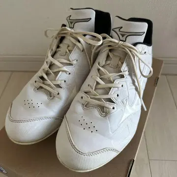 Mizuno 화이트 스파이크