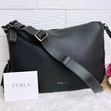 컨디션 최상 FURLA 훌라 숄더백 가죽 블랙 숄더 A4 수납