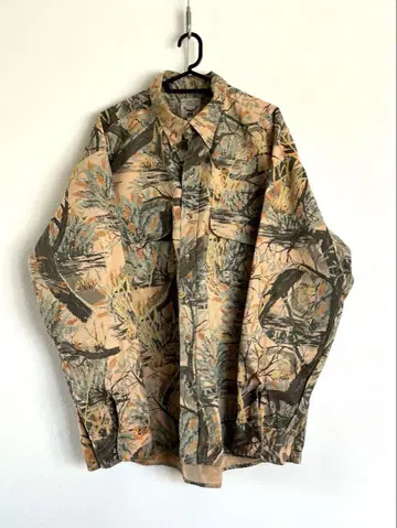 Everywear West 카모플라쥬 패턴 XL 셔츠 미국제 구제 의류
