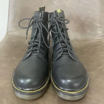 블랙 워크 부츠