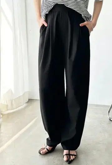 새상품 GeeRa 커브 팬츠 블랙