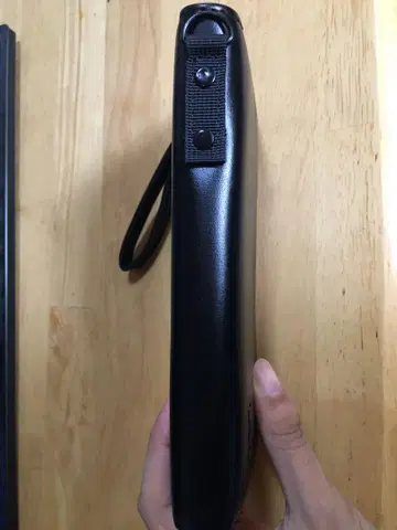 LRM 블랙 클러치백 지퍼 포함