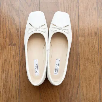 NICAL 화이트 플랫슈즈