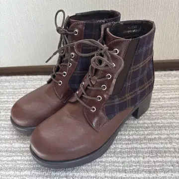 키다리 아저씨 브라운 레이스업 부츠 체크 무늬 24.0cm