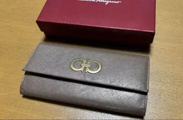 페라가모 브라운 장지갑 로고 포함