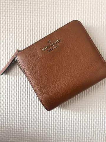 kate spade 브라운 이단 접이식 지갑