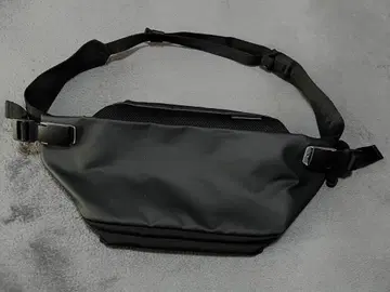 cote&ciel Isaru Obsidian Black 바디백
