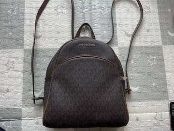 MICHAEL KORS 모노그램 백팩