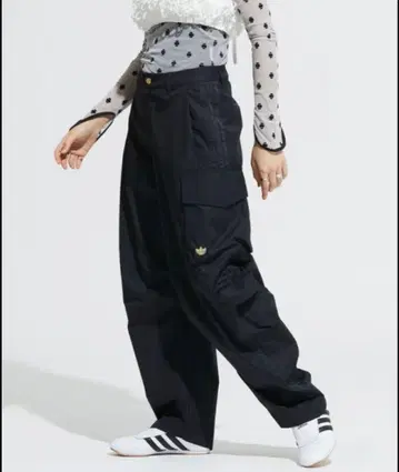 미사용 새상품 adidas Originals 아디다스 카고 팬츠 블랙