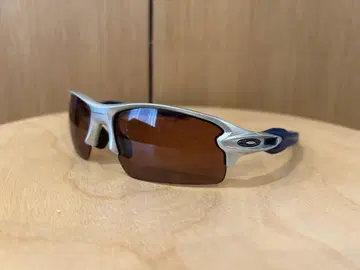 Oakley FLAK 2.0 편광 렌즈