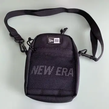 NEW ERA 메쉬 숄더백 블랙