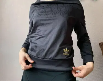 레어 빈티지 아디다스 오프숄더 상의 올 패턴 금 로고 자수