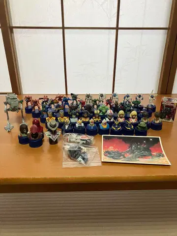 건담 병뚜껑 기타 꽤 많이 있습니다.