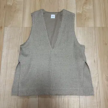 Spick & Span 베이지 V넥 베스트