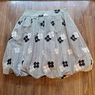 벌룬 스커트 38 폭시 르네 엠프리미어 스트로베리 아베니르 카프리샤스