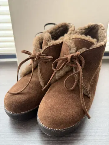 최종 할인 새상품급 Pippi 일본제 브라운 스웨이드 어그 부츠