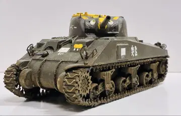 드래곤 1/35 M4A4 완성품 탱크 모형 프라모델 중국군