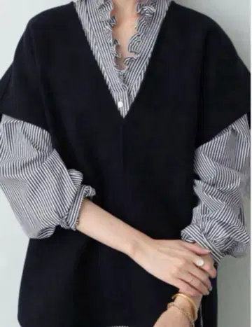 SLOBE IENA V넥 스탠드 프릴 블라우스
