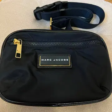 MARC JACOBS 블랙 숄더백