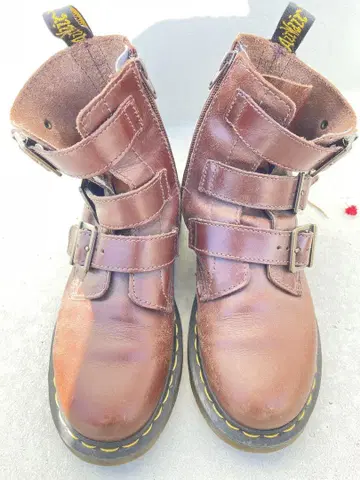 닥터 마틴 브라운 워크 부츠