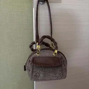 브라운 핸드백