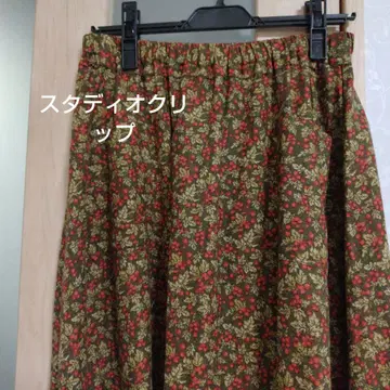 새상품 스튜디오 클립 꽃무늬 플레어 스커트