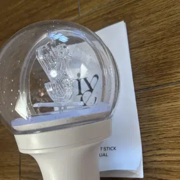 IVE 공식 응원봉 화이트