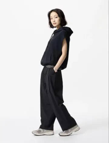 유니클로 울트라 스트레치 액티브 와이드 팬츠 블랙 S