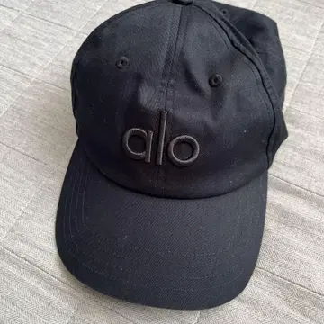 alo yoga 캡 블랙