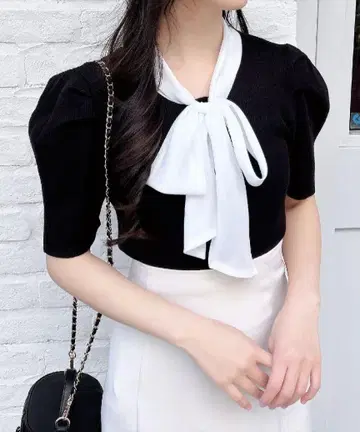 미사용 새상품 INGNI 시어 보타이 반팔 니트 블랙