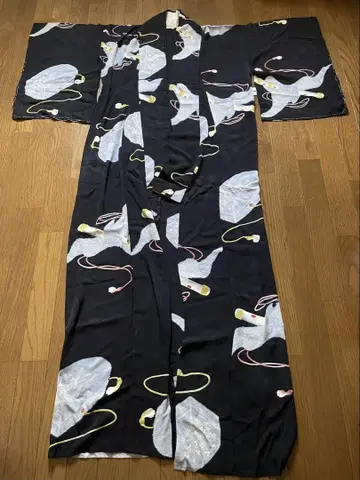 코몬 기모노 블랙 베이스 앤티크 순수 실크