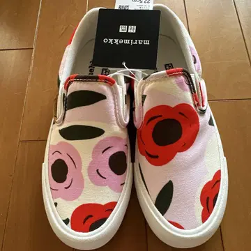 유니클로 marimekko 콜라보 슬립온 슈즈 22.5cm
