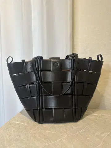 ZARA 블랙 뜨개질 숄더백