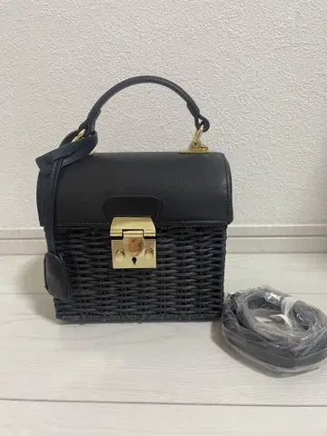 셀포드 블랙 바스켓백 라탄 핸드백