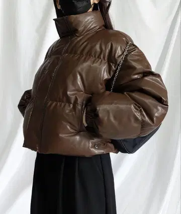 브라운 숏 기장 다운 자켓